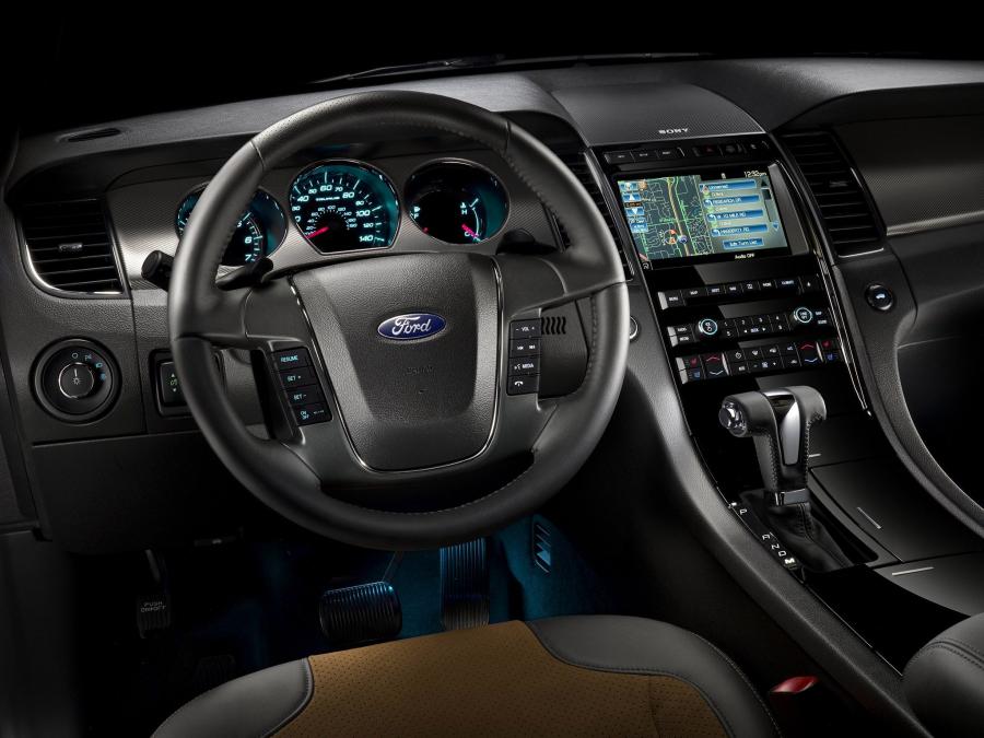  Ford Taurus SHO 2010 года  (фото 170 из 248)